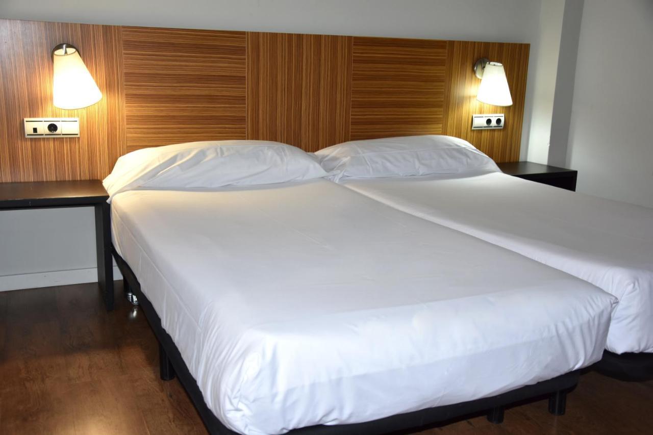 Hotel Y Apartamentos Snoe Isaba Extérieur photo