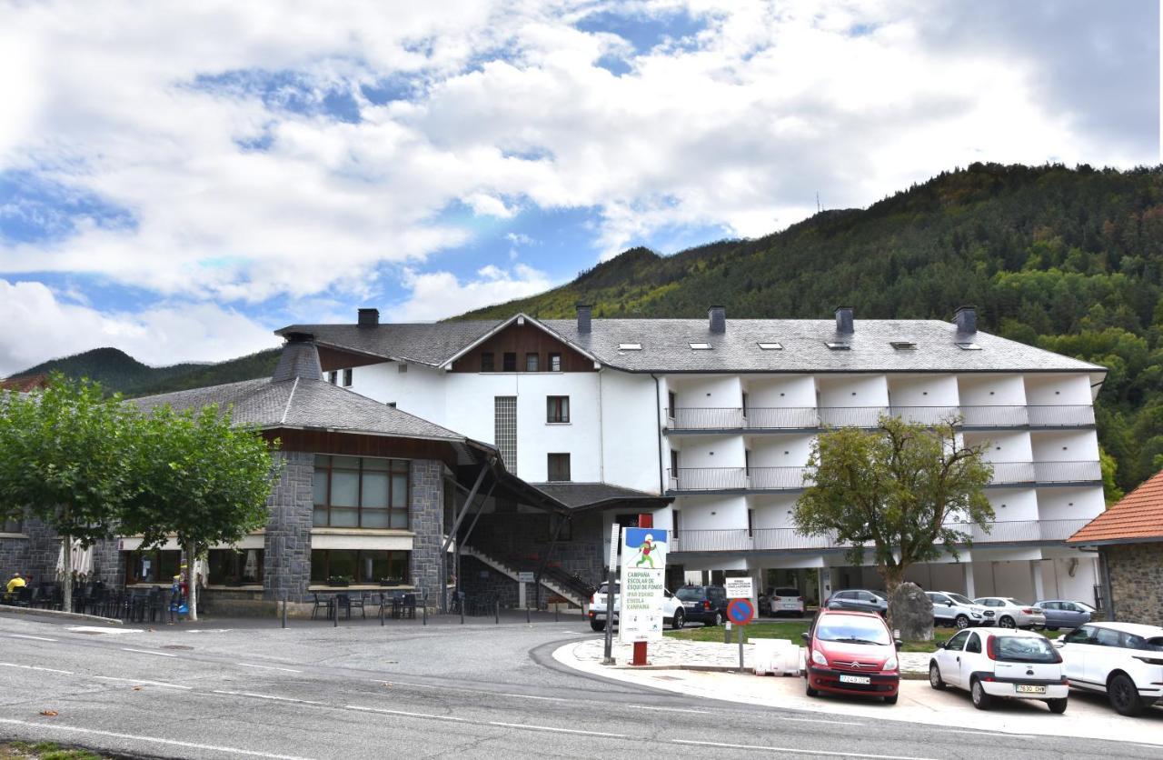 Hotel Y Apartamentos Snoe Isaba Extérieur photo
