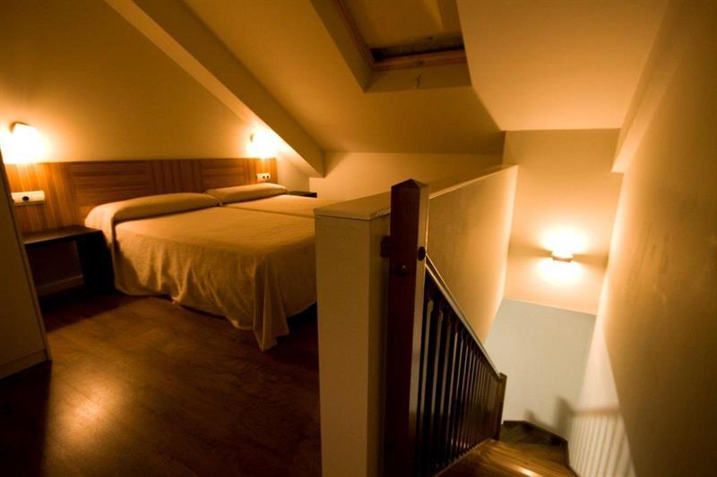 Hotel Y Apartamentos Snoe Isaba Extérieur photo