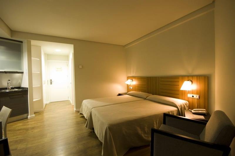 Hotel Y Apartamentos Snoe Isaba Extérieur photo