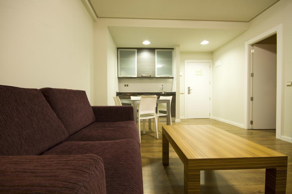 Hotel Y Apartamentos Snoe Isaba Extérieur photo